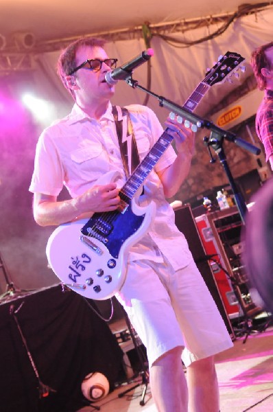 Weezer at Stubb's BarBQ, Austin, Texas 06/07/11 - photo by Jeff Barringer