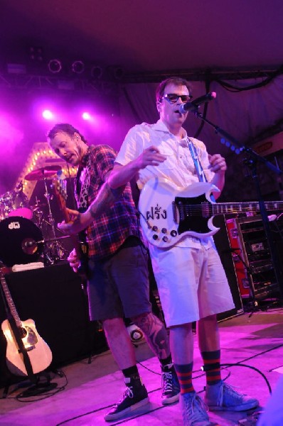 Weezer at Stubb's BarBQ, Austin, Texas 06/07/11 - photo by Jeff Barringer