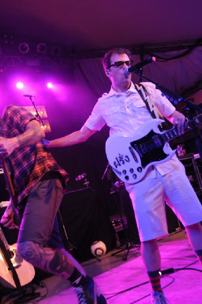 Weezer at Stubb's BarBQ, Austin, Texas 06/07/11 - photo by Jeff Barringer