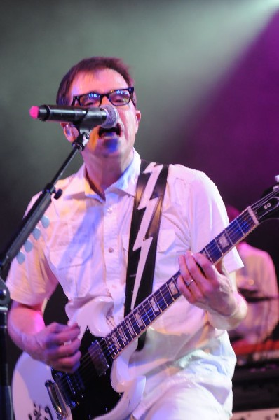 Weezer at Stubb's BarBQ, Austin, Texas 06/07/11 - photo by Jeff Barringer