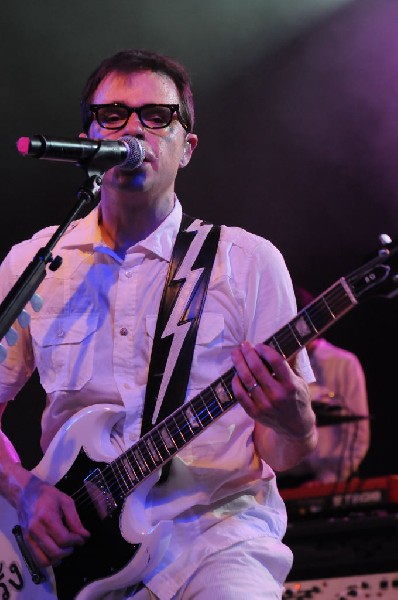 Weezer at Stubb's BarBQ, Austin, Texas 06/07/11 - photo by Jeff Barringer