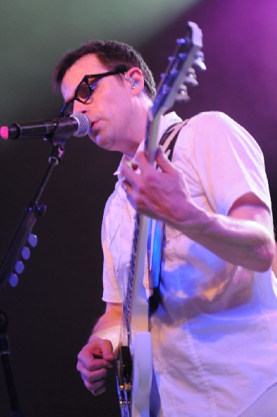 Weezer at Stubb's BarBQ, Austin, Texas 06/07/11 - photo by Jeff Barringer