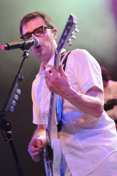 Weezer at Stubb's BarBQ, Austin, Texas 06/07/11 - photo by Jeff Barringer