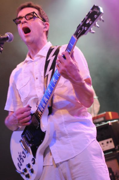 Weezer at Stubb's BarBQ, Austin, Texas 06/07/11 - photo by Jeff Barringer