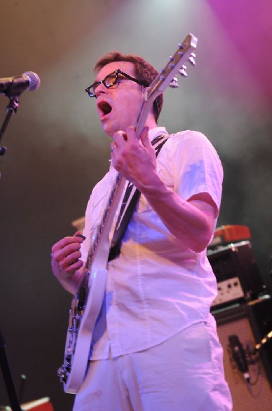 Weezer at Stubb's BarBQ, Austin, Texas 06/07/11 - photo by Jeff Barringer