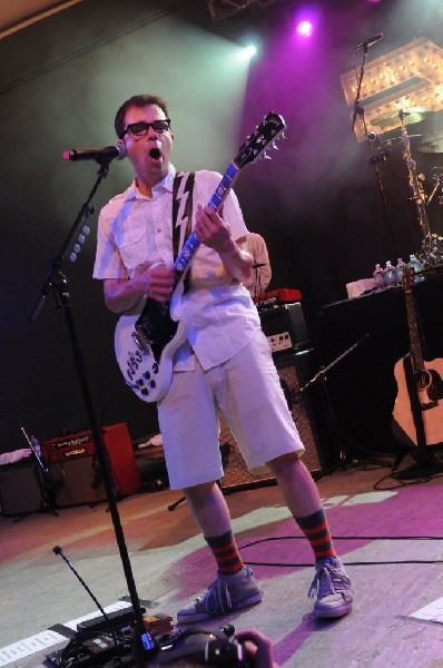 Weezer at Stubb's BarBQ, Austin, Texas 06/07/11 - photo by Jeff Barringer