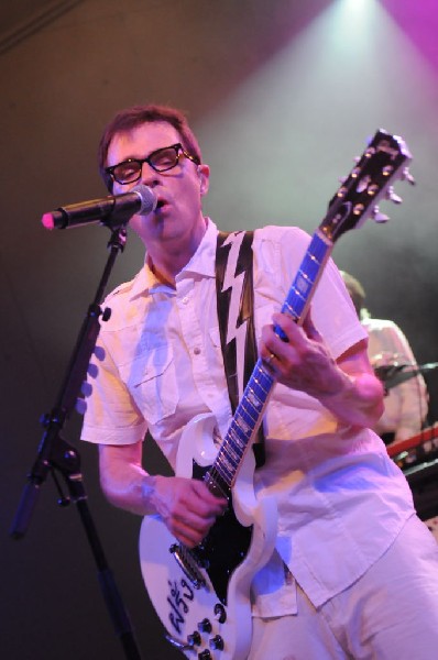 Weezer at Stubb's BarBQ, Austin, Texas 06/07/11 - photo by Jeff Barringer