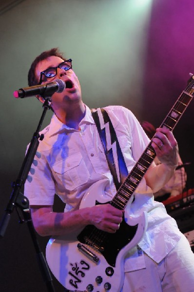 Weezer at Stubb's BarBQ, Austin, Texas 06/07/11 - photo by Jeff Barringer