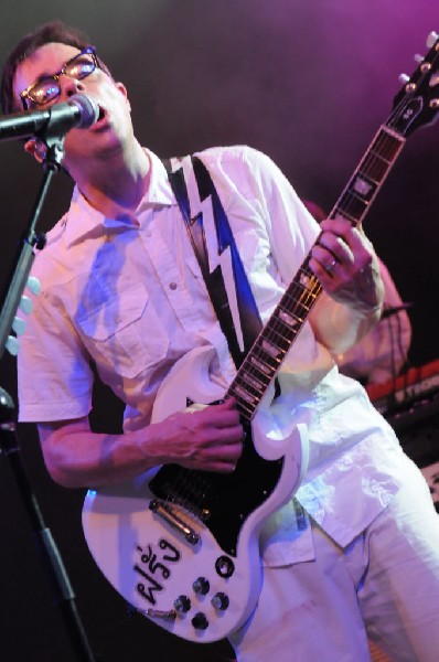 Weezer at Stubb's BarBQ, Austin, Texas 06/07/11 - photo by Jeff Barringer