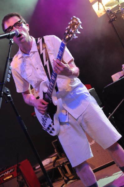 Weezer at Stubb's BarBQ, Austin, Texas 06/07/11 - photo by Jeff Barringer