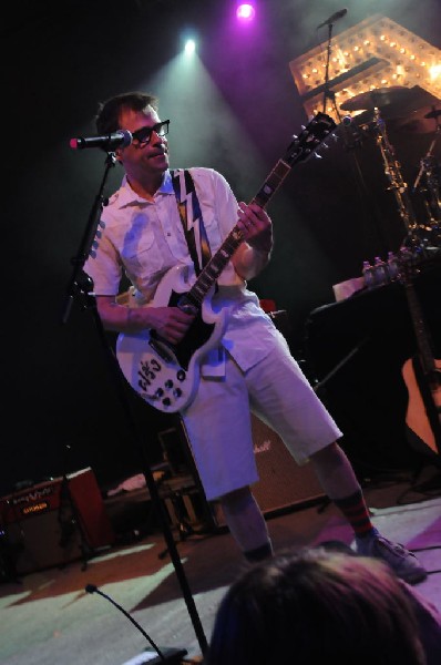 Weezer at Stubb's BarBQ, Austin, Texas 06/07/11 - photo by Jeff Barringer