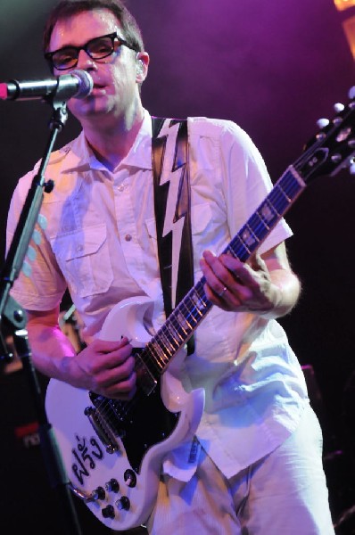 Weezer at Stubb's BarBQ, Austin, Texas 06/07/11 - photo by Jeff Barringer