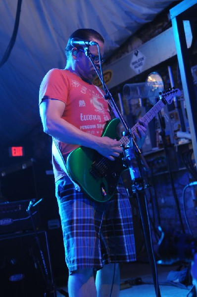 Weezer at Stubb's BarBQ, Austin, Texas 06/07/11 - photo by Jeff Barringer