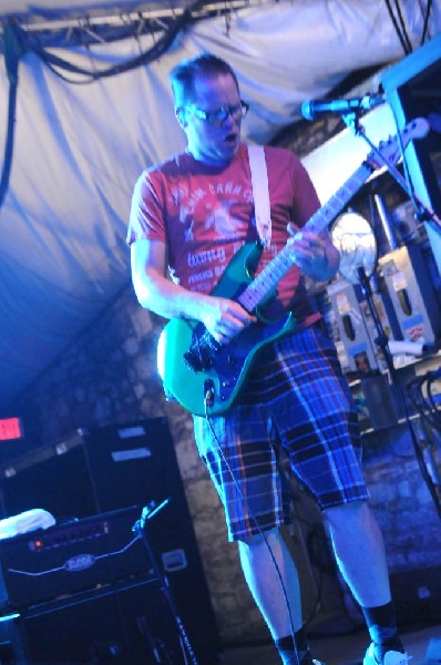 Weezer at Stubb's BarBQ, Austin, Texas 06/07/11 - photo by Jeff Barringer