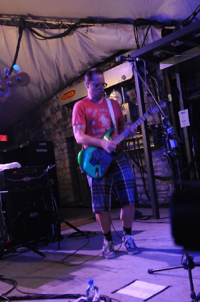 Weezer at Stubb's BarBQ, Austin, Texas 06/07/11 - photo by Jeff Barringer