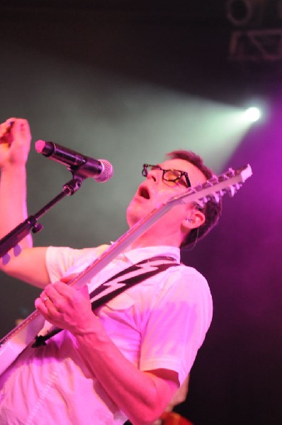 Weezer at Stubb's BarBQ, Austin, Texas 06/07/11 - photo by Jeff Barringer