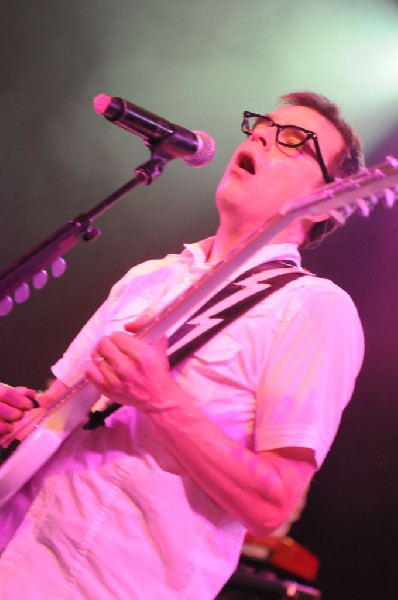 Weezer at Stubb's BarBQ, Austin, Texas 06/07/11 - photo by Jeff Barringer