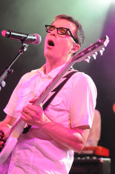 Weezer at Stubb's BarBQ, Austin, Texas 06/07/11 - photo by Jeff Barringer