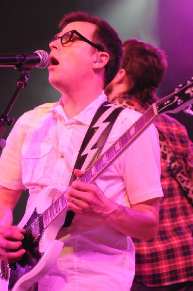 Weezer at Stubb's BarBQ, Austin, Texas 06/07/11 - photo by Jeff Barringer