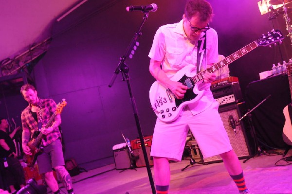 Weezer at Stubb's BarBQ, Austin, Texas 06/07/11 - photo by Jeff Barringer