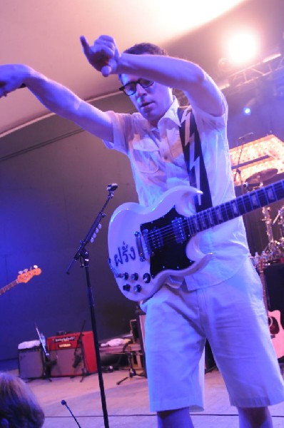 Weezer at Stubb's BarBQ, Austin, Texas 06/07/11 - photo by Jeff Barringer