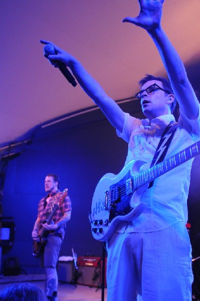 Weezer at Stubb's BarBQ, Austin, Texas 06/07/11 - photo by Jeff Barringer