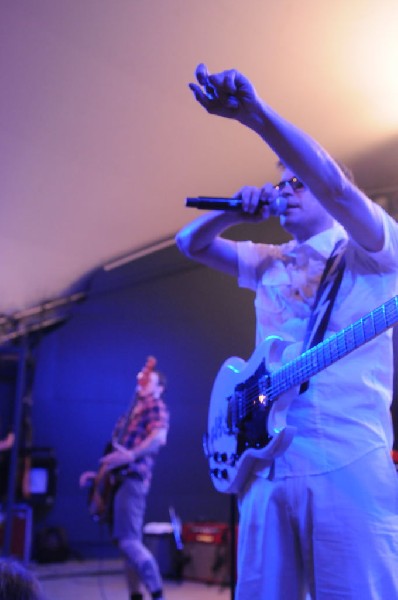 Weezer at Stubb's BarBQ, Austin, Texas 06/07/11 - photo by Jeff Barringer