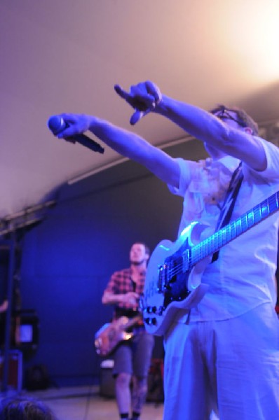 Weezer at Stubb's BarBQ, Austin, Texas 06/07/11 - photo by Jeff Barringer