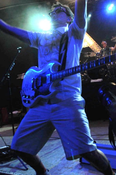 Weezer at Stubb's BarBQ, Austin, Texas 06/07/11 - photo by Jeff Barringer