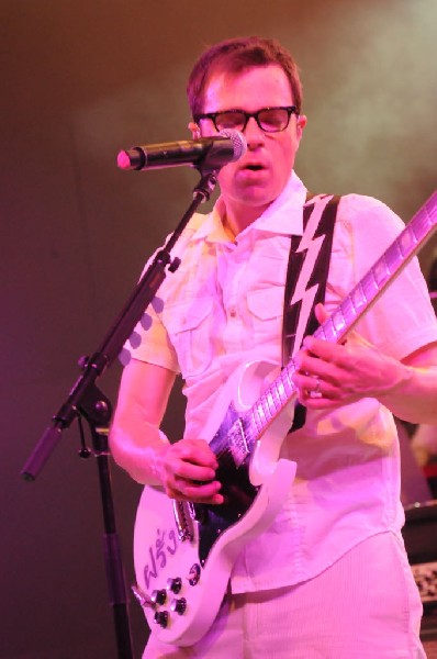 Weezer at Stubb's BarBQ, Austin, Texas 06/07/11 - photo by Jeff Barringer