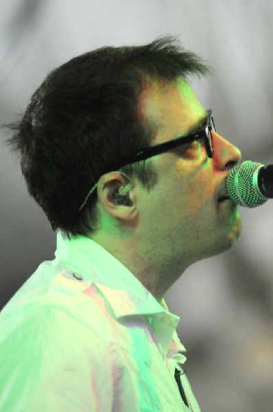 Weezer at Stubb's BarBQ, Austin, Texas 06/07/11 - photo by Jeff Barringer