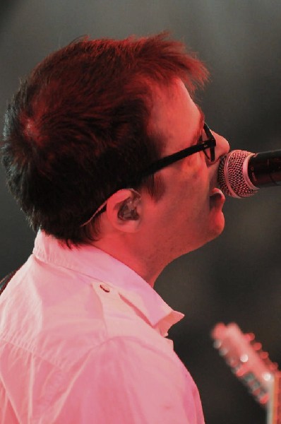 Weezer at Stubb's BarBQ, Austin, Texas 06/07/11 - photo by Jeff Barringer