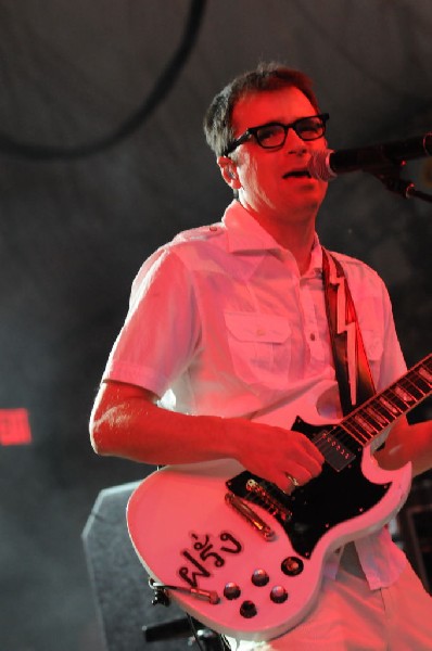 Weezer at Stubb's BarBQ, Austin, Texas 06/07/11 - photo by Jeff Barringer