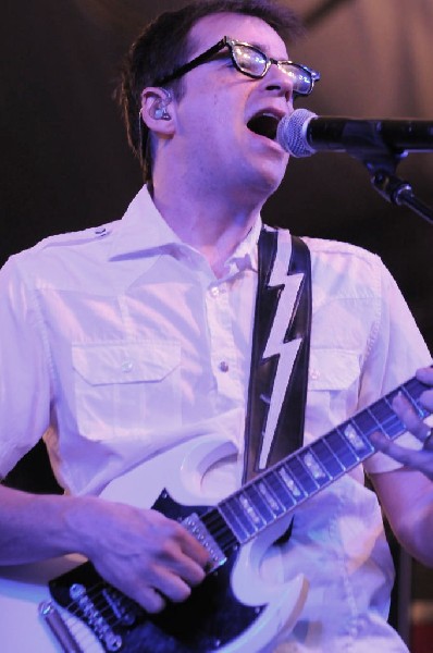 Weezer at Stubb's BarBQ, Austin, Texas 06/07/11 - photo by Jeff Barringer