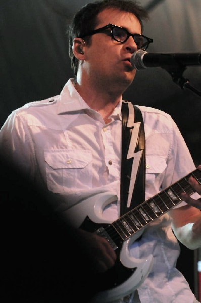 Weezer at Stubb's BarBQ, Austin, Texas 06/07/11 - photo by Jeff Barringer