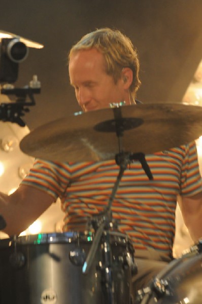 Weezer at Stubb's BarBQ, Austin, Texas 06/07/11 - photo by Jeff Barringer