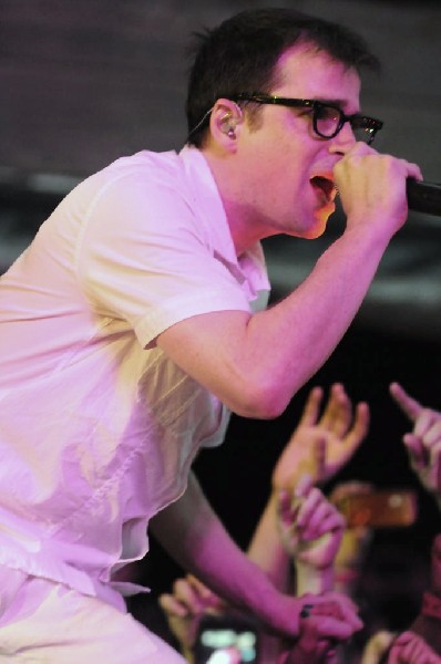 Weezer at Stubb's BarBQ, Austin, Texas 06/07/11 - photo by Jeff Barringer