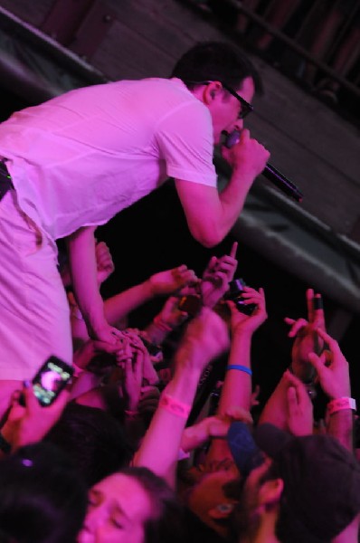 Weezer at Stubb's BarBQ, Austin, Texas 06/07/11 - photo by Jeff Barringer