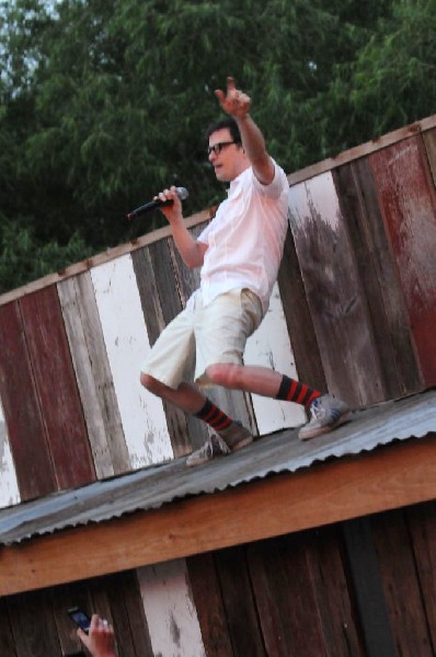 Weezer at Stubb's BarBQ, Austin, Texas 06/07/11 - photo by Jeff Barringer