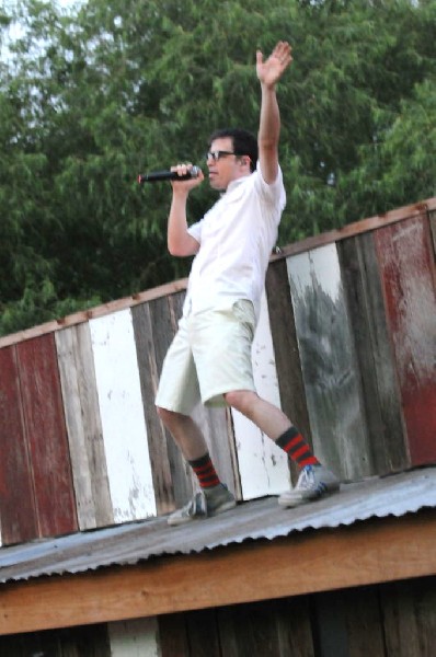 Weezer at Stubb's BarBQ, Austin, Texas 06/07/11 - photo by Jeff Barringer