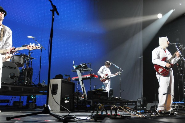 Weezer at the Frank Erwin Center