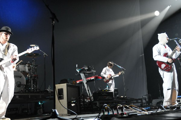 Weezer at the Frank Erwin Center