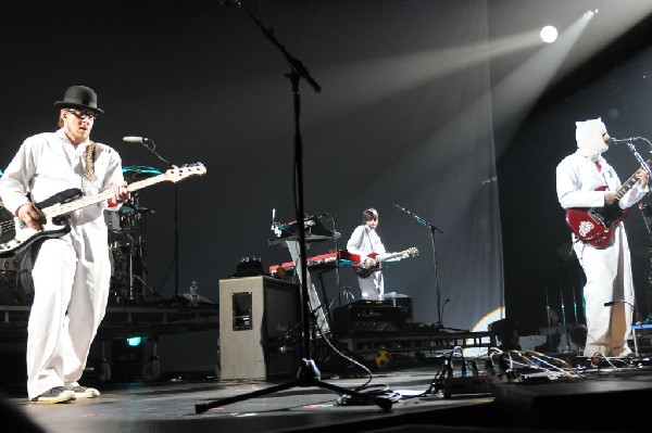 Weezer at the Frank Erwin Center