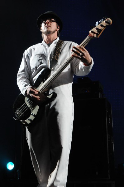 Weezer at the Frank Erwin Center