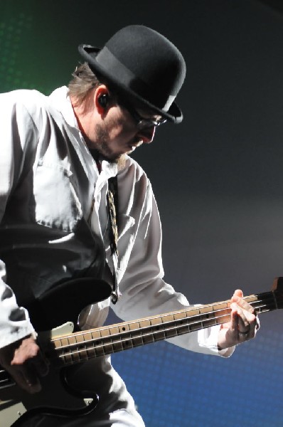 Weezer at the Frank Erwin Center