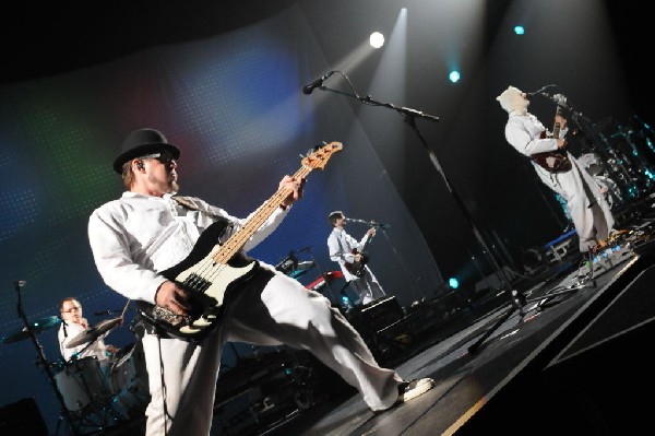 Weezer at the Frank Erwin Center