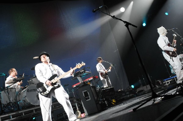 Weezer at the Frank Erwin Center