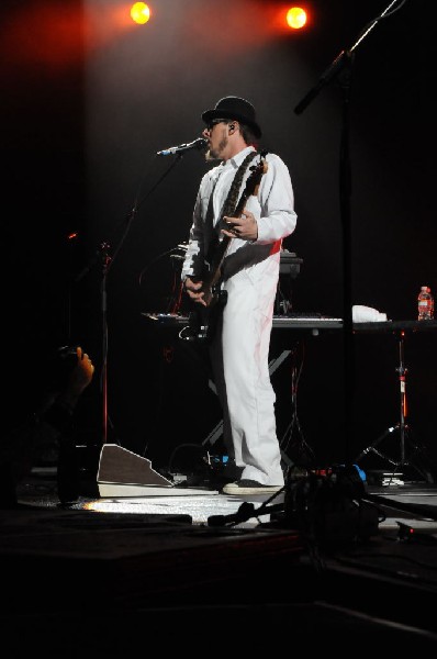 Weezer at the Frank Erwin Center