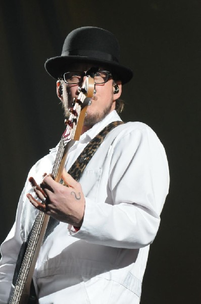 Weezer at the Frank Erwin Center