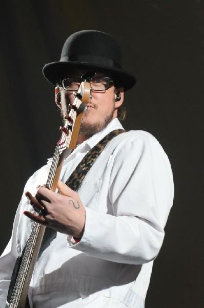 Weezer at the Frank Erwin Center